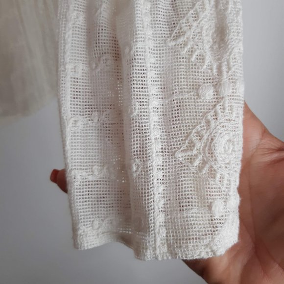 HOLLISTER Romantic Sheer Light Cream Top EUC - Picture 3 of 8